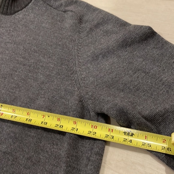 Italian 100% Virgin Wool Zip-up Gray sweater - Picture 6 of 9